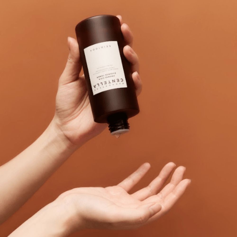 skin1004 madagascar centella probio-cica essence toner 210ml - 2